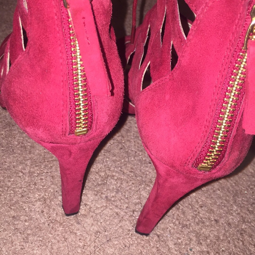 Red Suede Caged heels - Picture 4 of 5